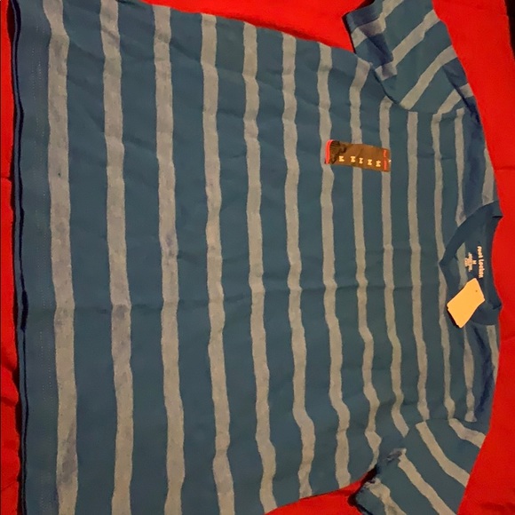 V neck Foot locker shirt - Picture 1 of 3